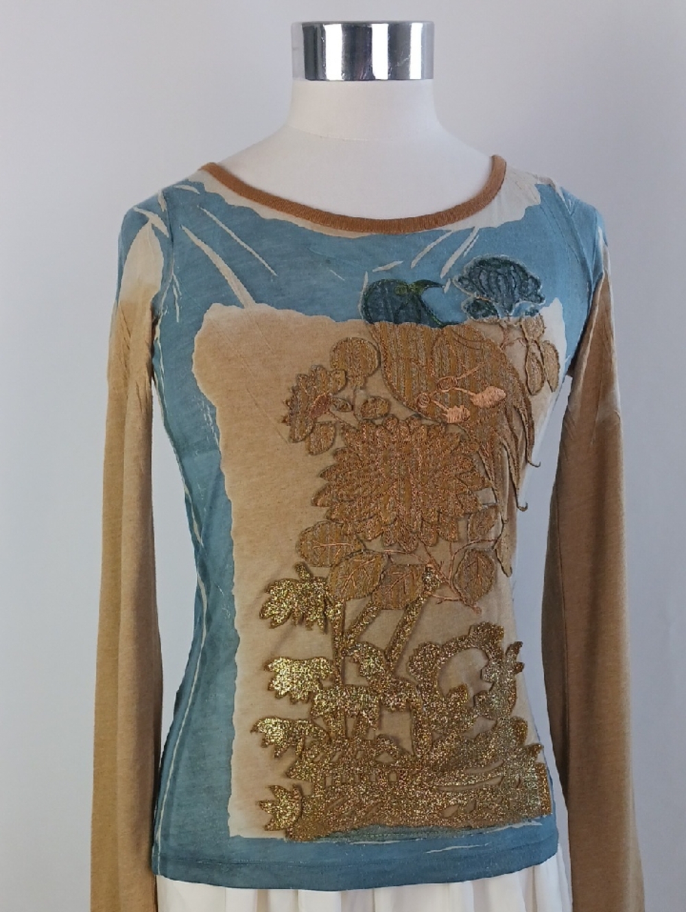 CUSTO BARCELONA MULTIN EMBR PRINT VTG TOP.